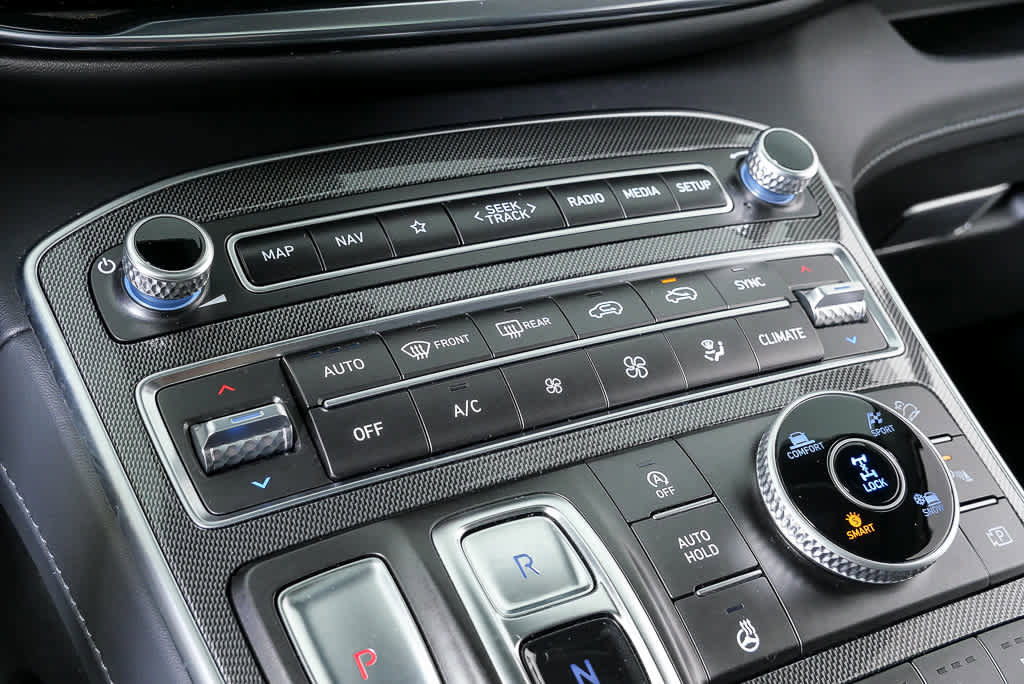 Used 2023 Hyundai Santa Fe Limited image 17