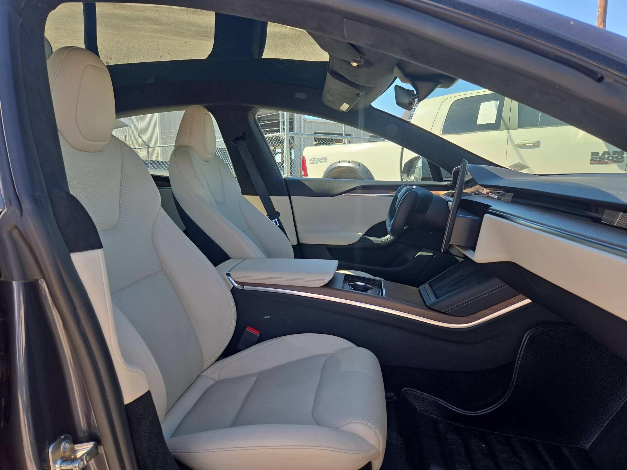 Used 2022 Tesla Model S AWD/4WD image 27