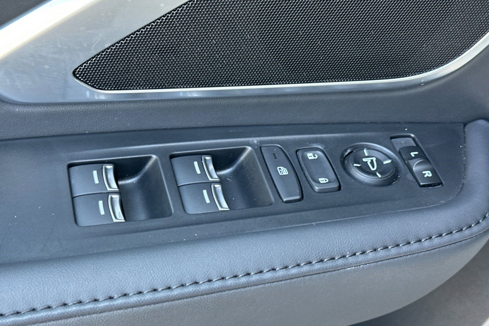 Used 2023 Acura RDX AWD image 13