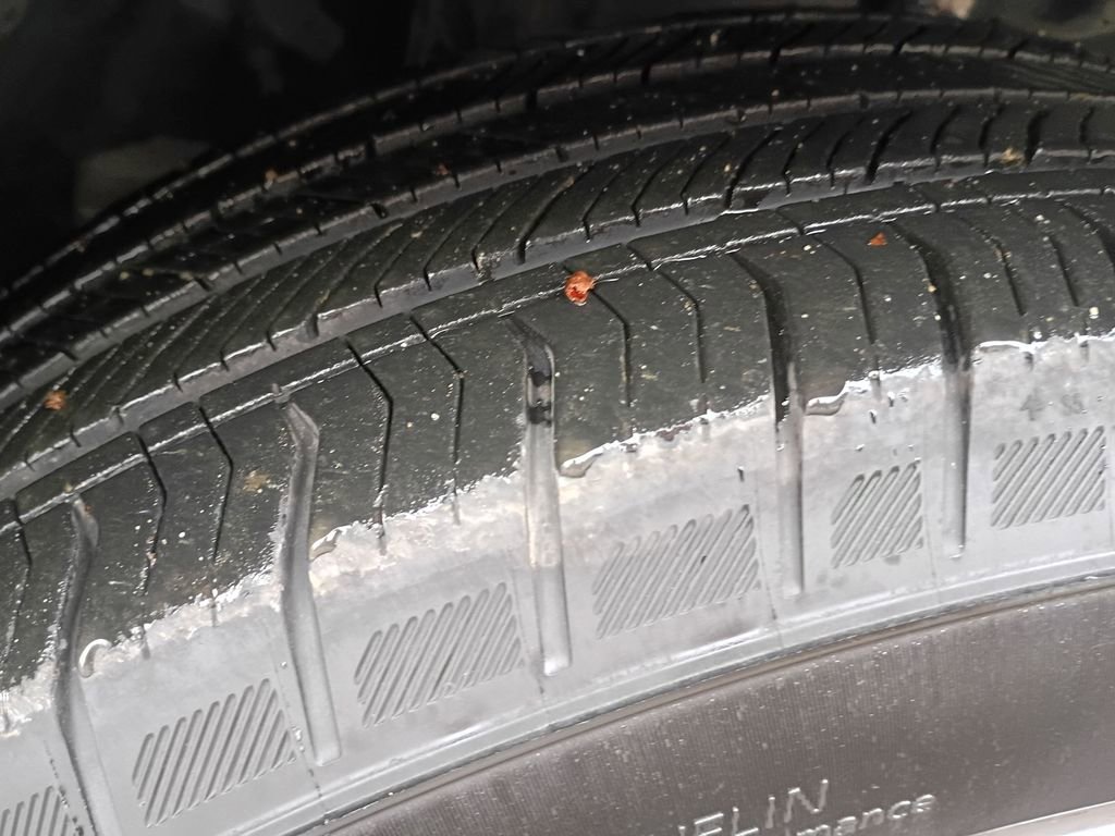 Used 2025 Toyota Grand Highlander AWD image 16