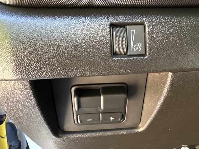 Used 2023 Chevrolet Colorado Z71 w/ Z71 Convenience Package 2 AWD/4WD image 24