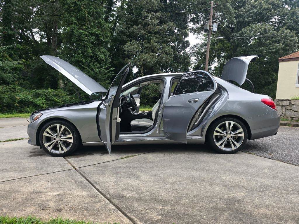Used 2015 Mercedes-Benz C 300 Sedan image 2