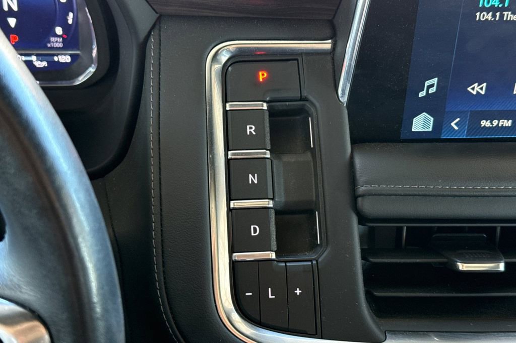 Used 2022 Chevrolet Suburban Z71 w/ Off-Road Capability Package image 32