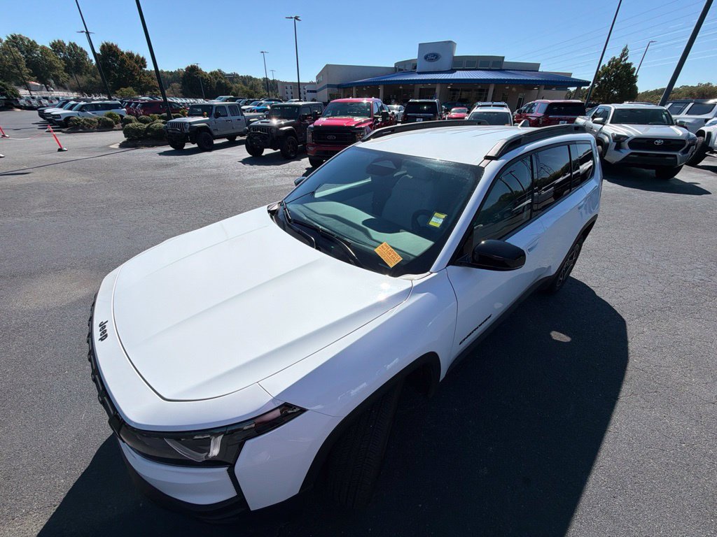 Used 2026 Jeep Cherokee Limited AWD/4WD image 32