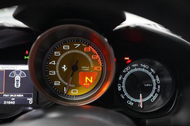 Used 2010 Ferrari California RWD image 28
