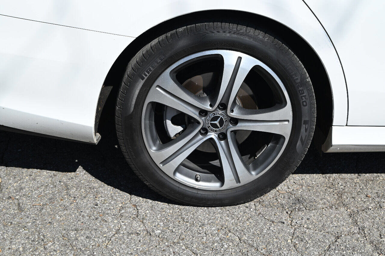 Used 2017 Mercedes-Benz E 300 image 12