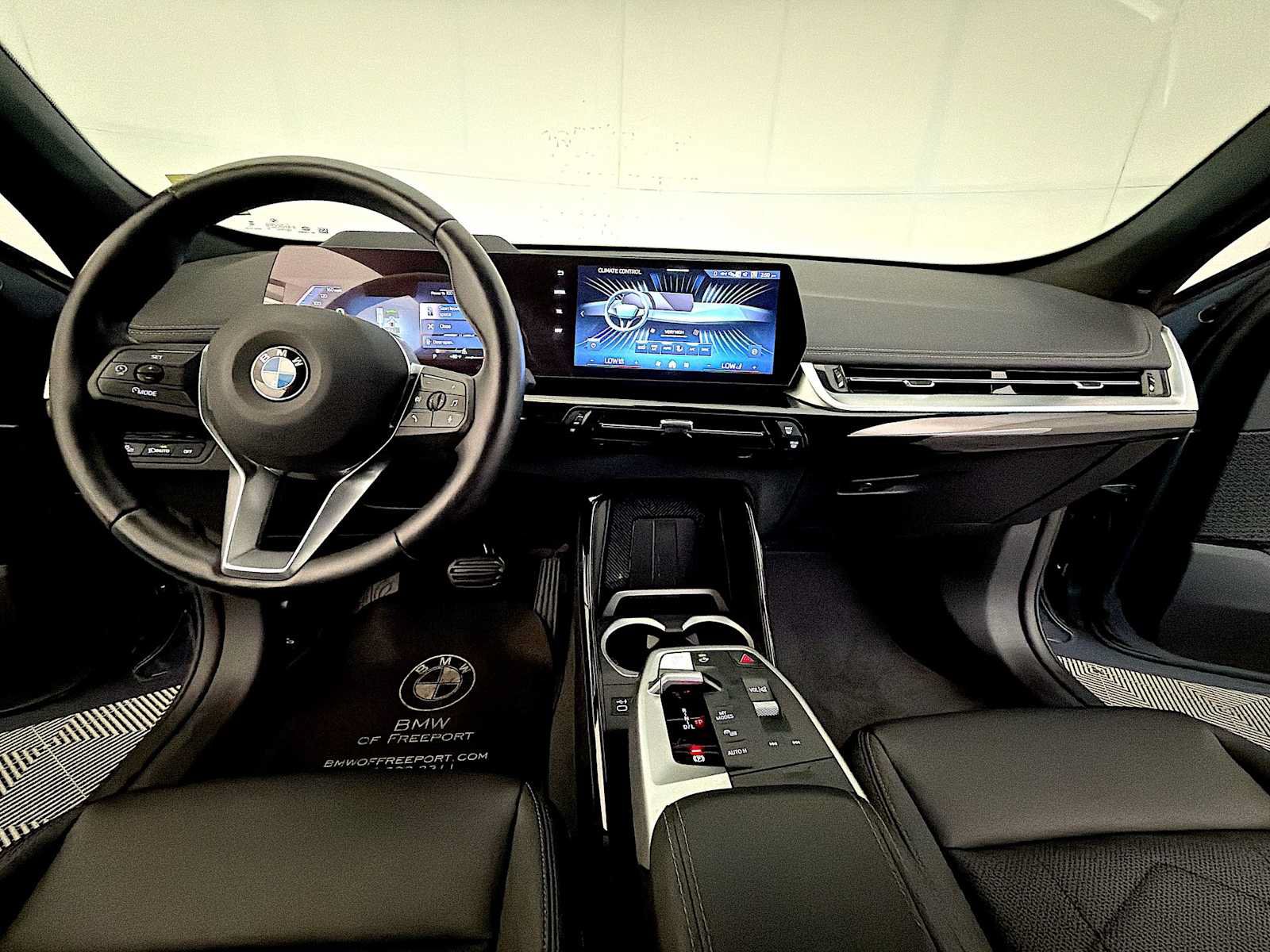 Used 2024 BMW X1 xDrive28i w/ Premium Package AWD/4WD image 16