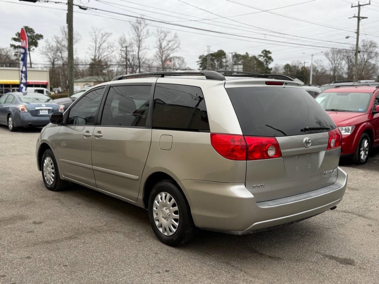 Used 2007 Toyota Sienna LE image 3