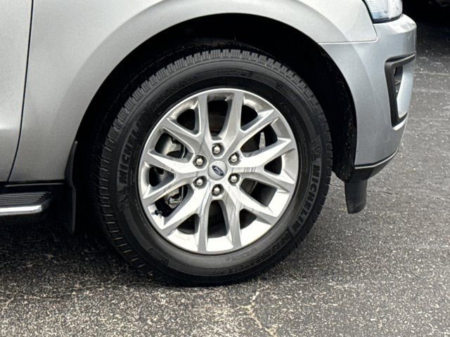 Used 2021 Ford Expedition Max XLT image 5