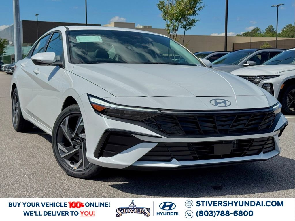 Certified 2025 Hyundai Elantra Limited image 1