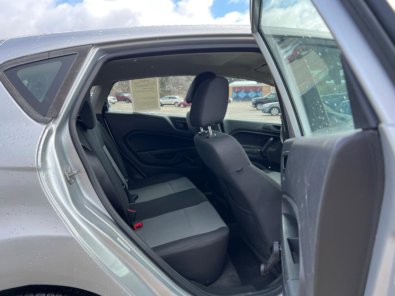 Used 2015 Ford Fiesta S image 32