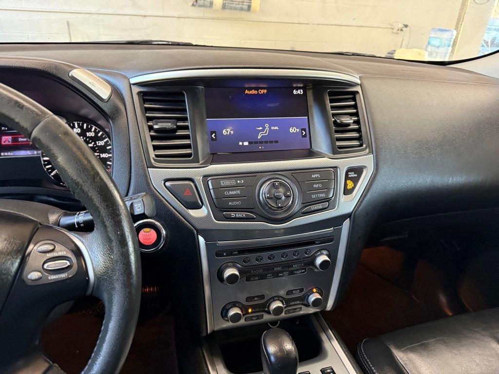 Used 2017 Nissan Pathfinder SL FWD image 25