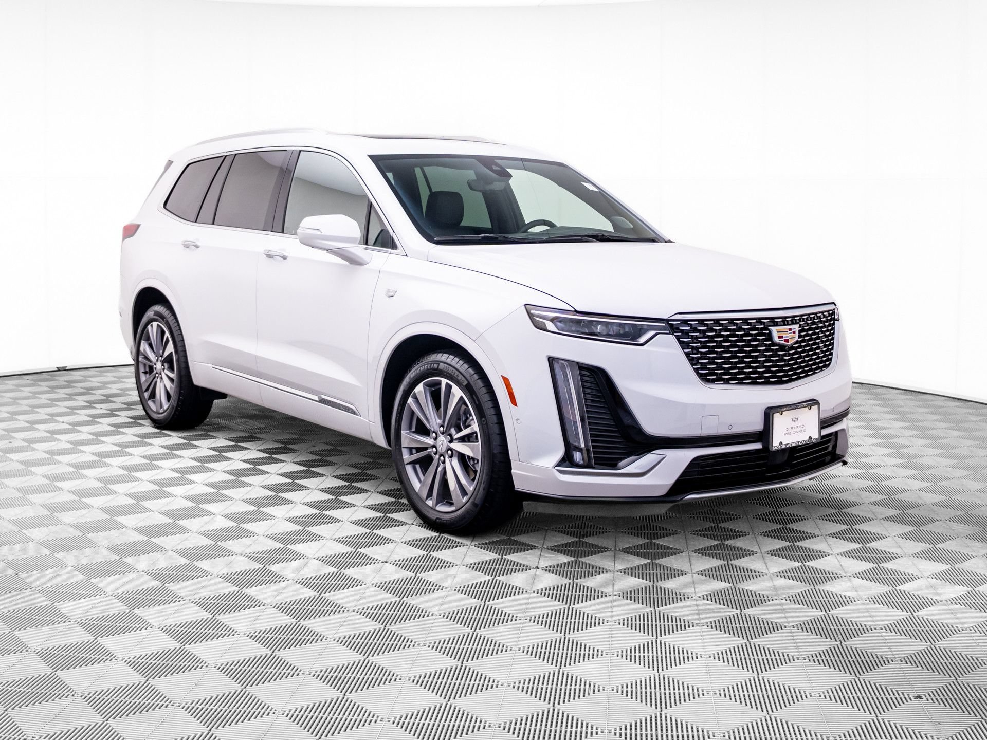 Certified 2025 Cadillac XT6 Premium Luxury w/ Platinum Package AWD/4WD image 9