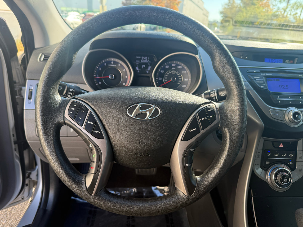 Used 2013 Hyundai Elantra GLS w/ Preferred Pkg image 28