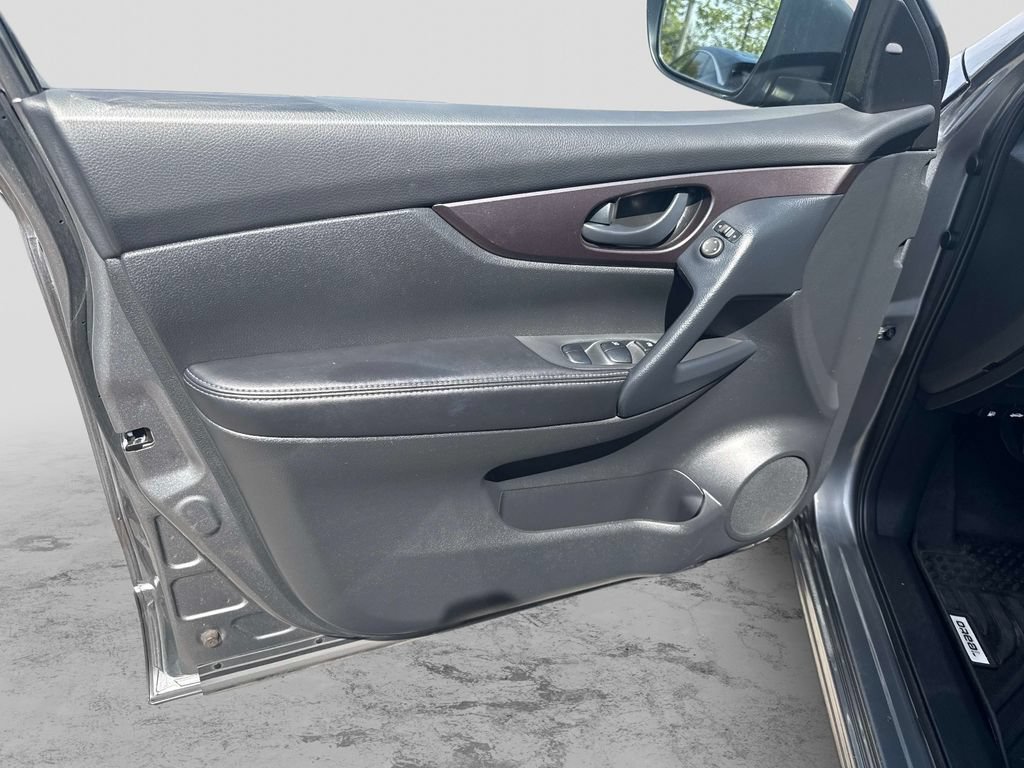 Used 2021 Nissan Rogue Sport S AWD/4WD image 17
