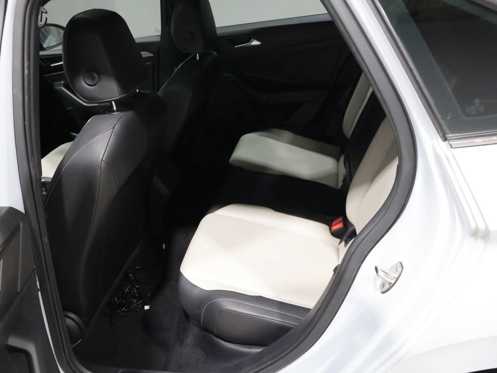 Used 2019 Volkswagen Jetta R-Line image 18