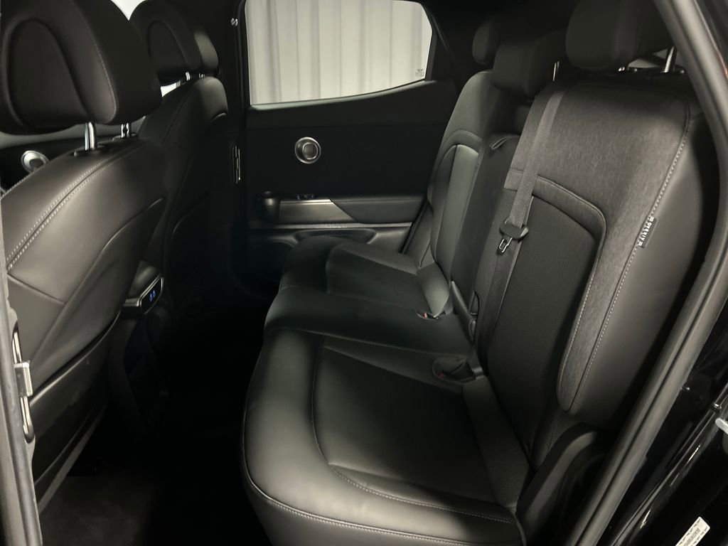 Used 2024 Genesis GV60 RWD image 22