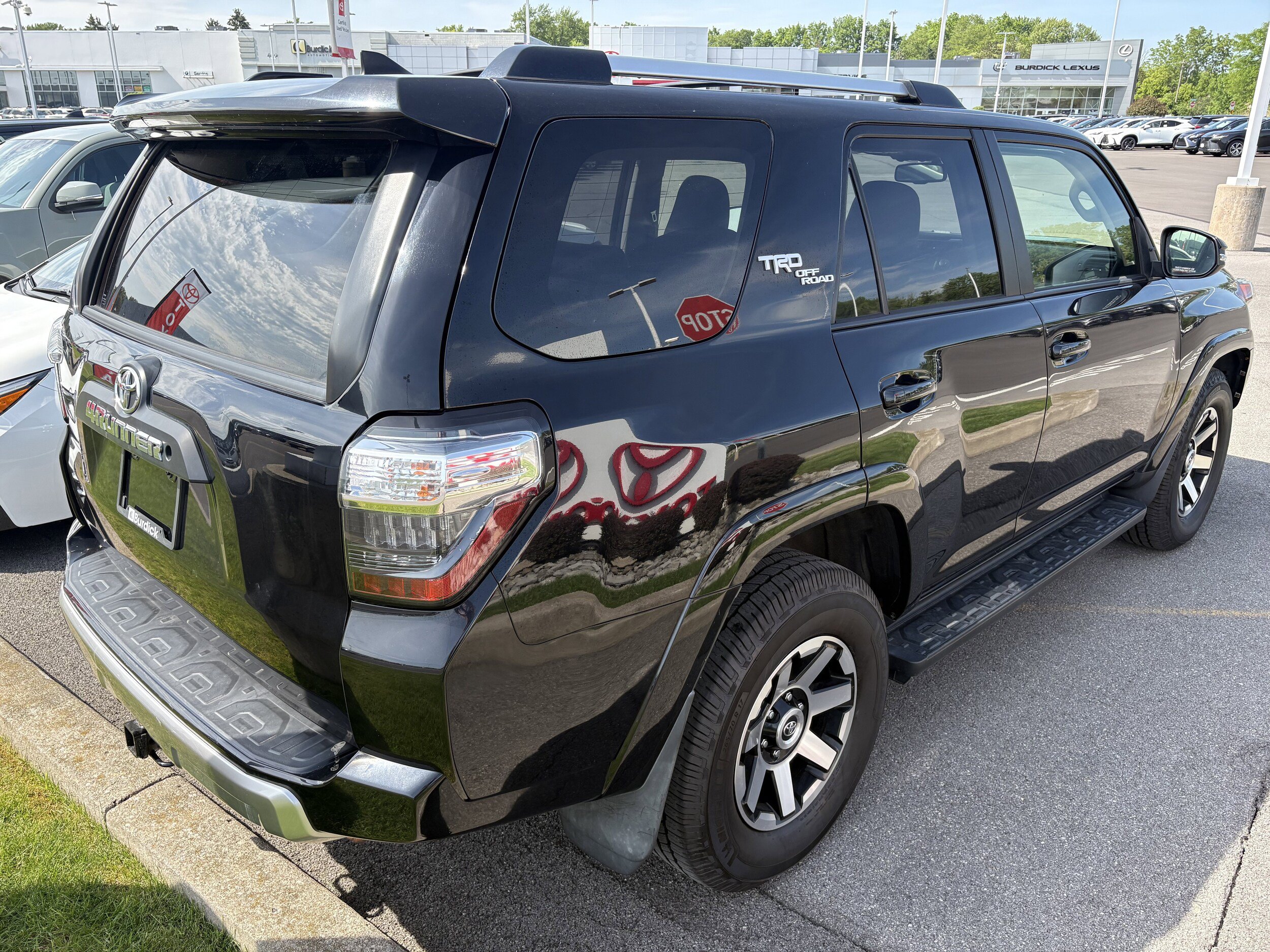 Used 2017 Toyota 4Runner TRD Off-Road Premium AWD/4WD image 6