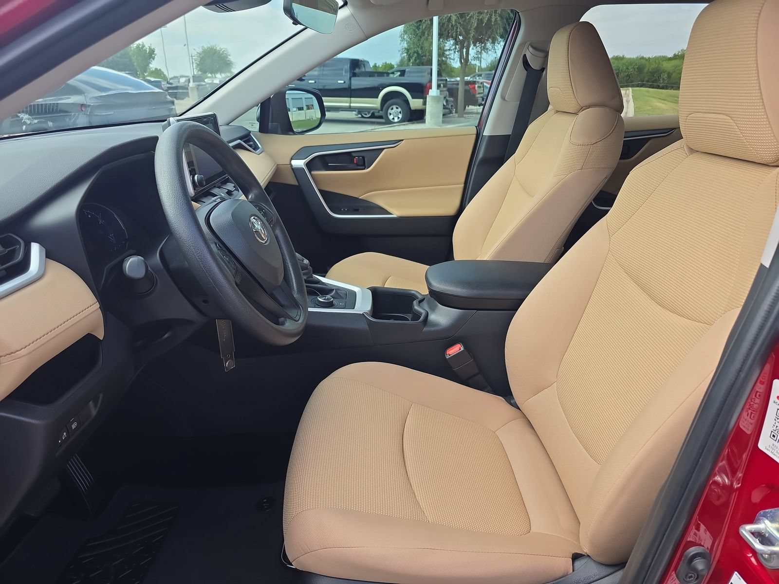Used 2025 Toyota RAV4 LE AWD/4WD image 12