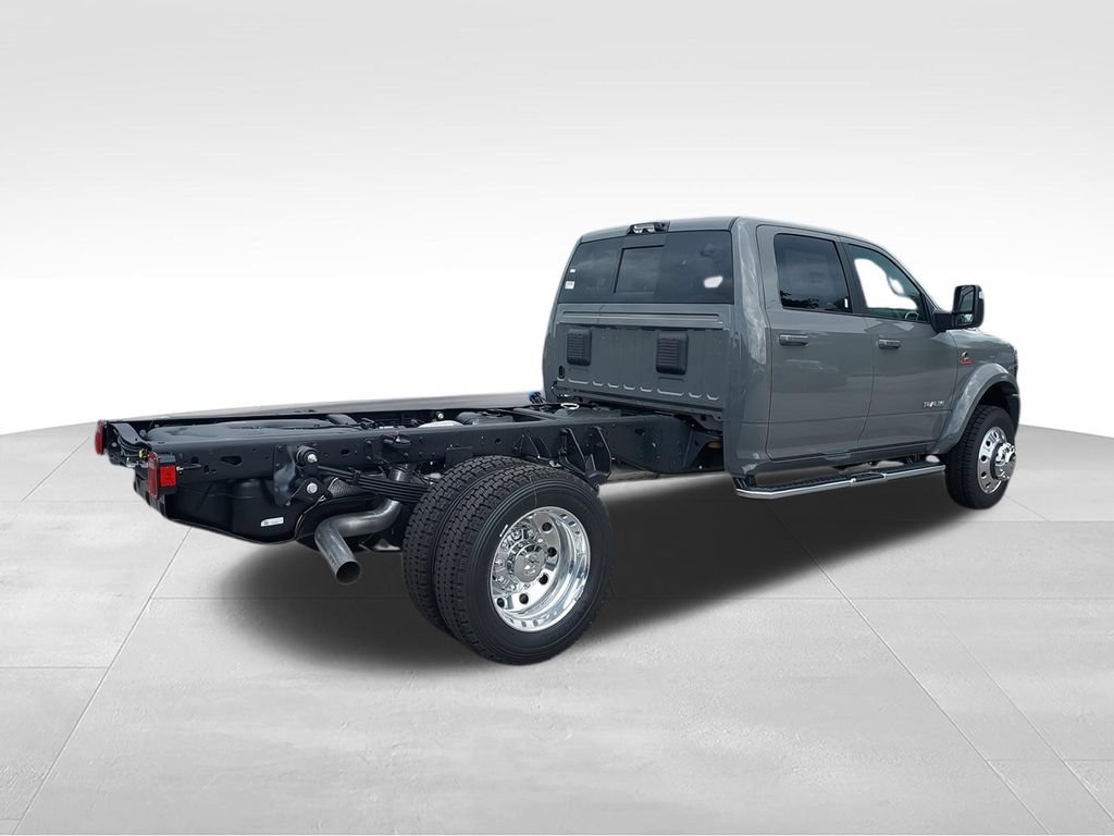 New 2026 RAM 4500 4x4 Crew Cab DRW w/ Laramie Trim Package image 8