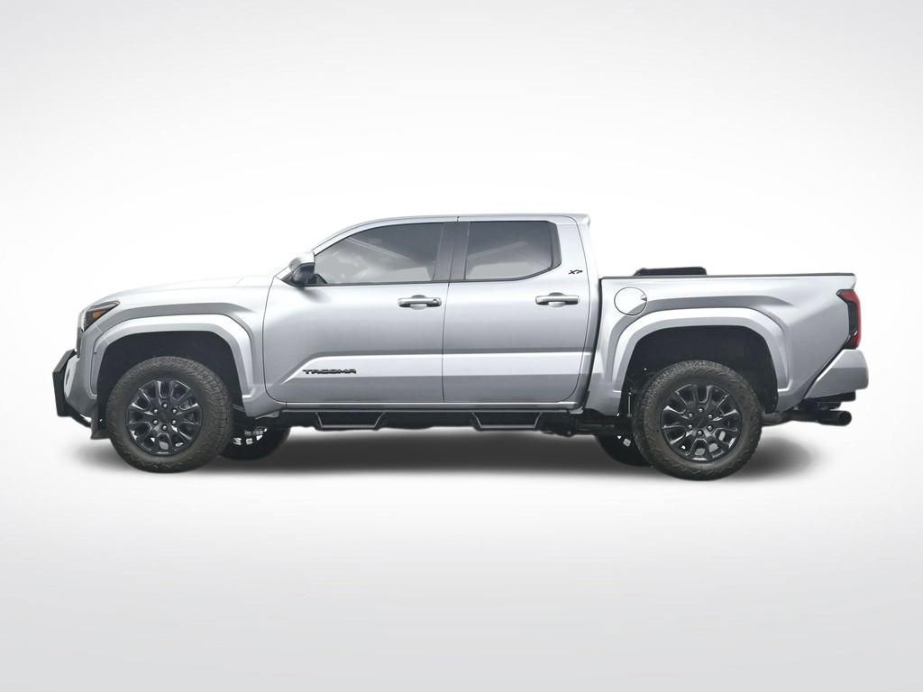 Used 2025 Toyota Tacoma SR5 AWD/4WD image 36