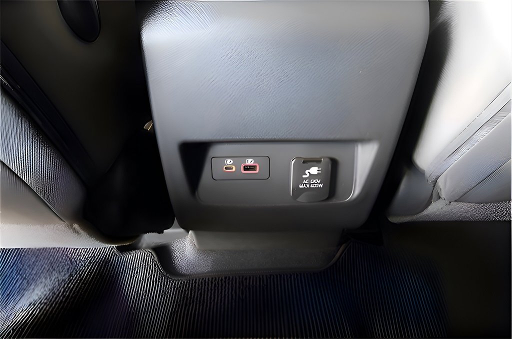 Used 2024 Nissan Frontier SV w/ SV Convenience Package image 21