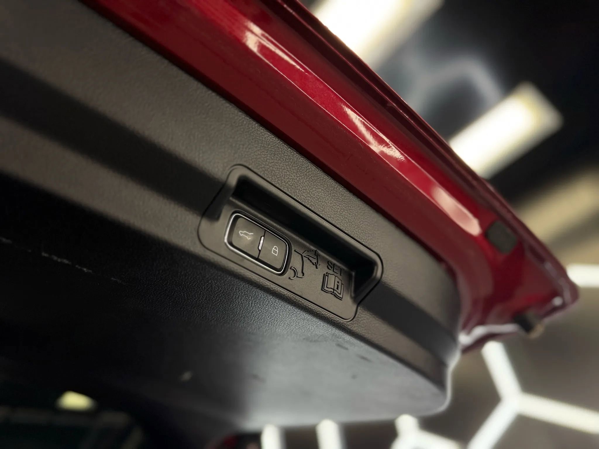 Used 2020 Ford Explorer XLT w/ Equipment Group 202A image 8