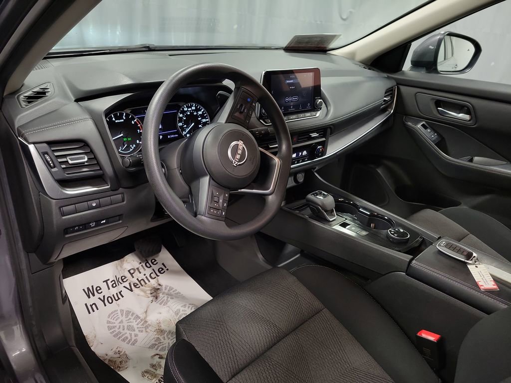 Used 2024 Nissan Rogue SV image 13