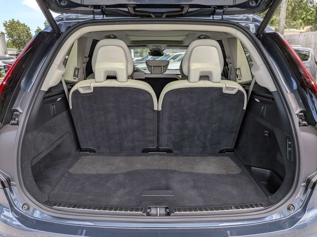 Certified 2025 Volvo XC90 B6 Ultra AWD/4WD image 13