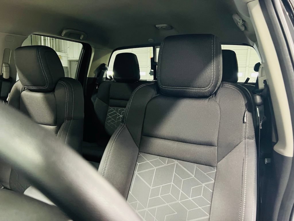 New 2027 Nissan Frontier SV RWD image 3