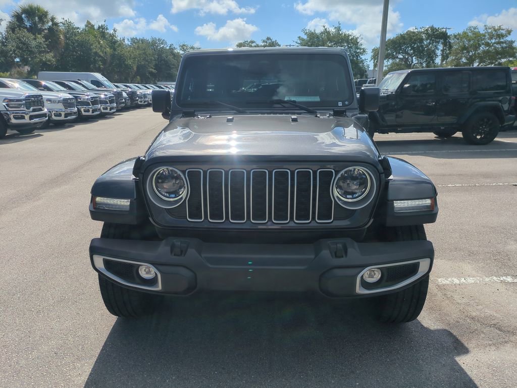 Used 2025 Jeep Wrangler Unlimited Sahara AWD/4WD image 4