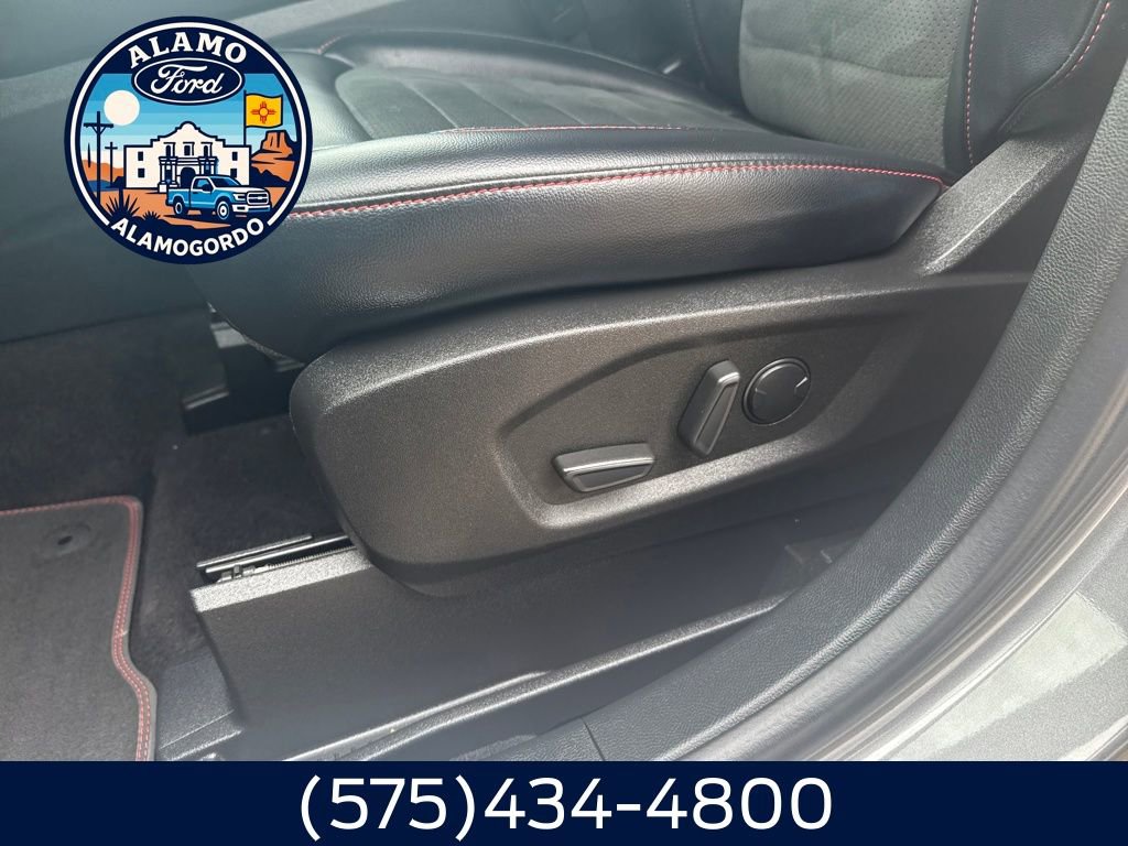 Used 2023 Ford Edge ST-Line image 4