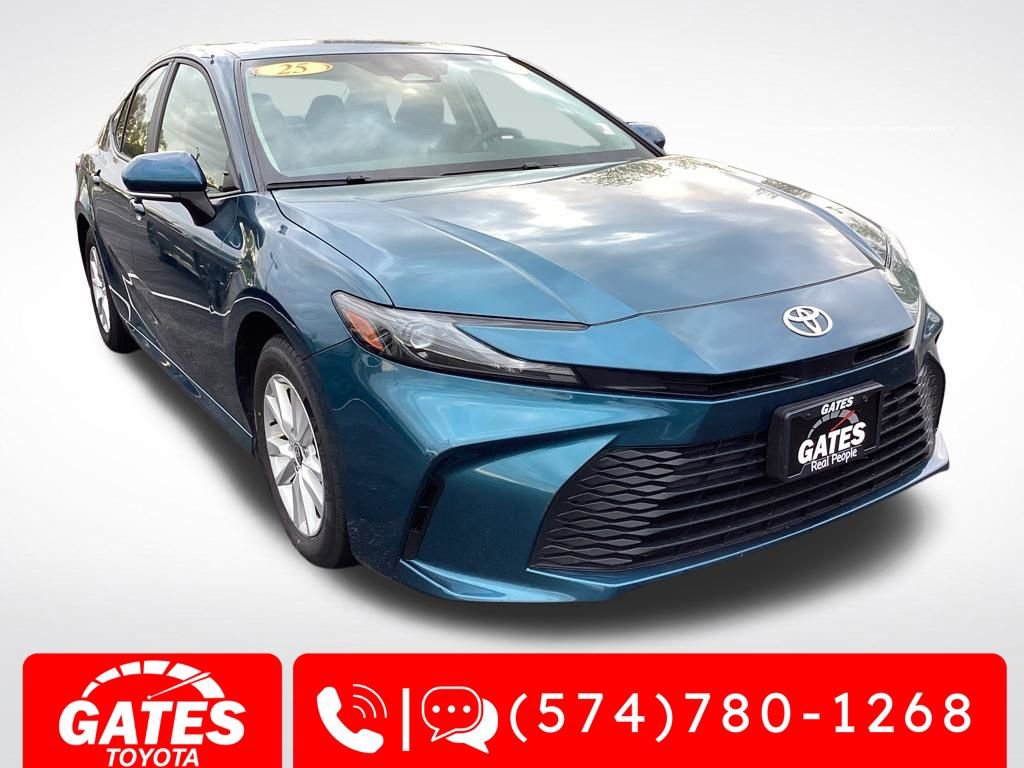 Used 2025 Toyota Camry SE