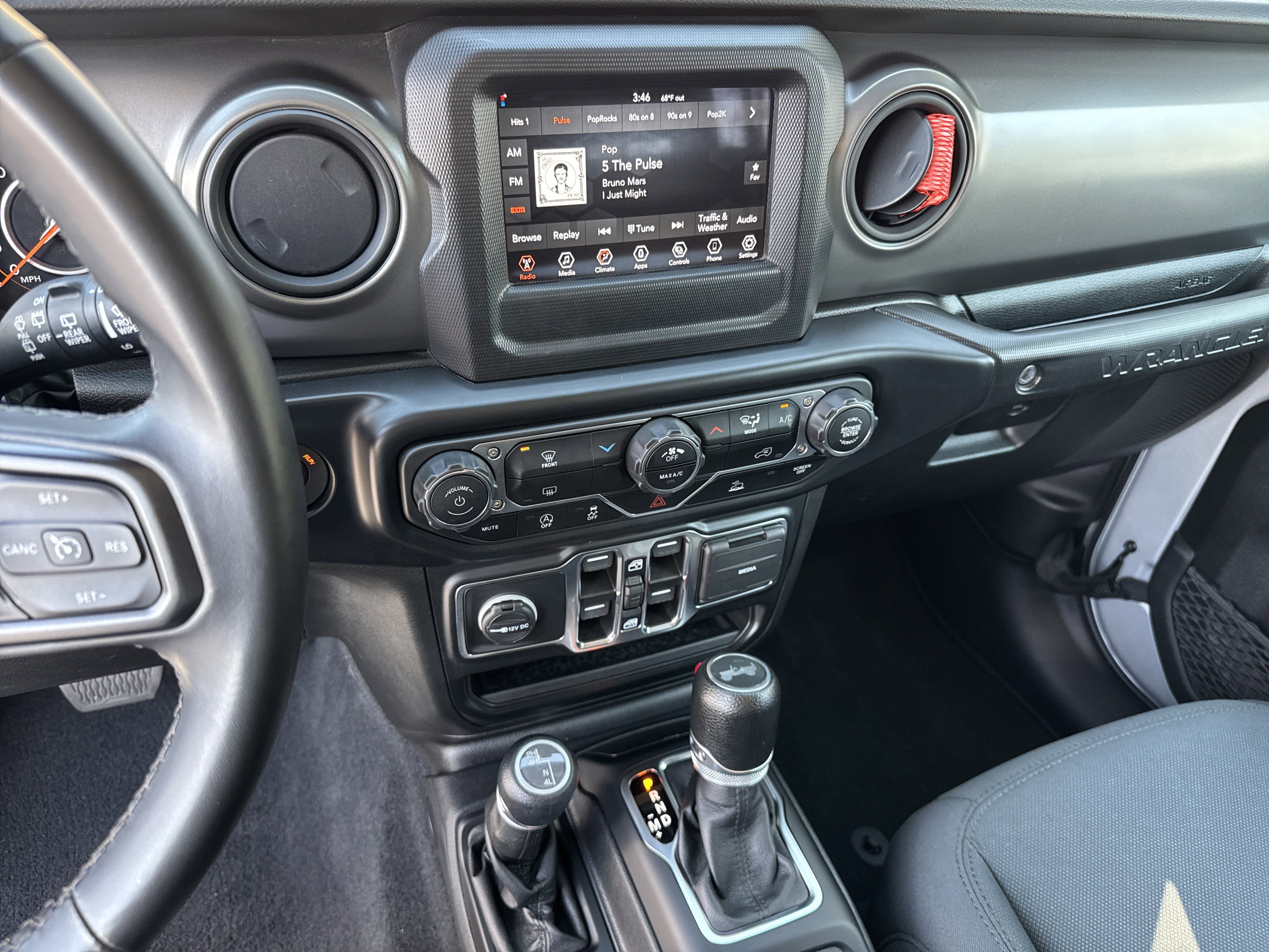 Used 2022 Jeep Wrangler Unlimited Sport AWD/4WD image 32