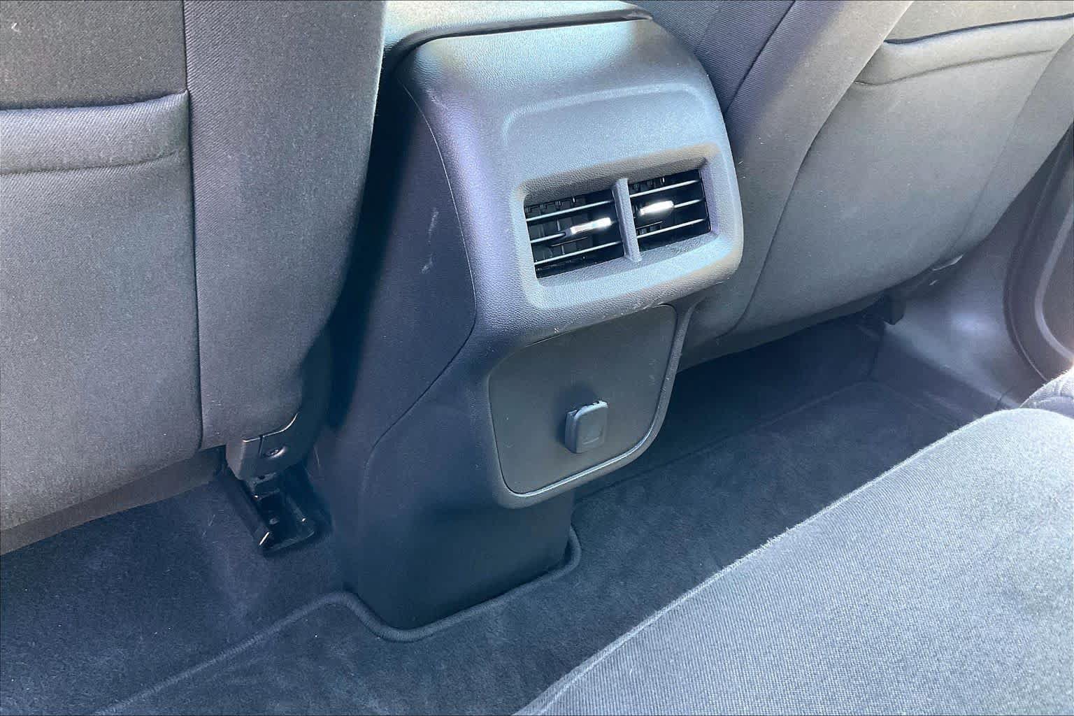 Used 2018 Chevrolet Equinox LS FWD image 33