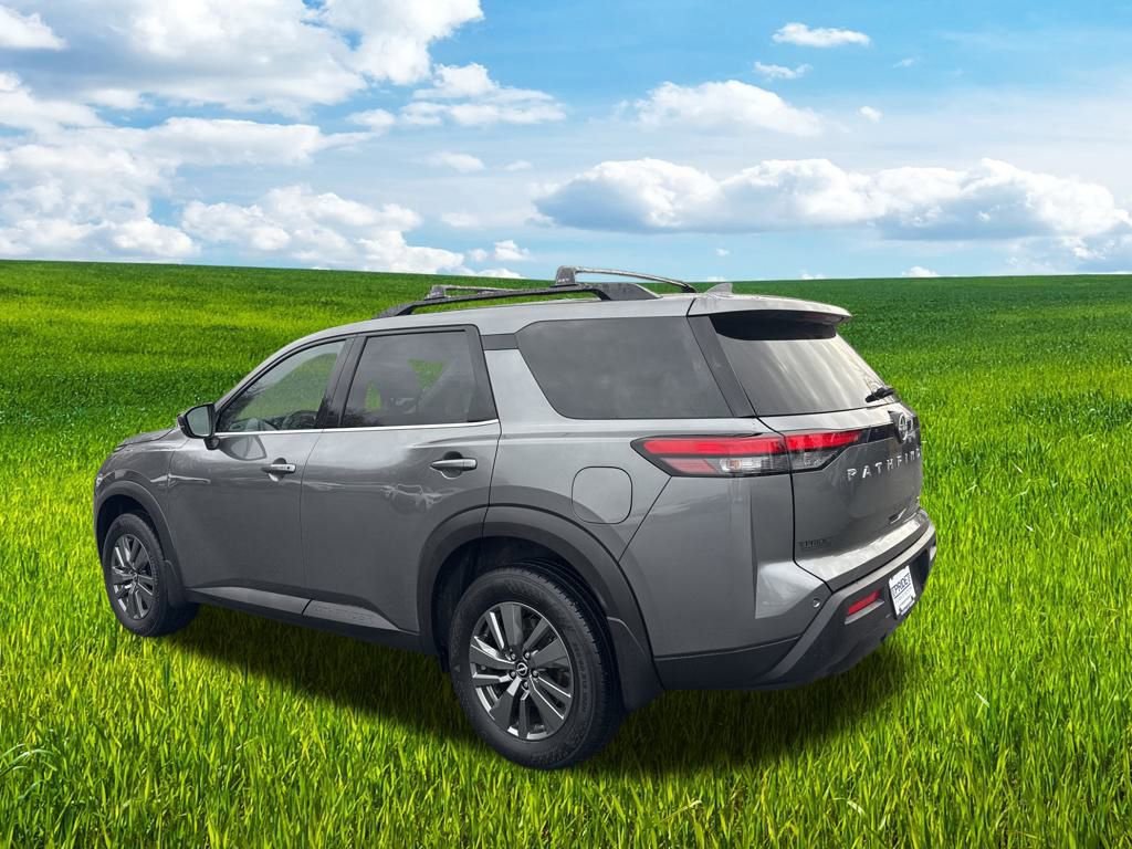 Used 2024 Nissan Pathfinder SV image 16