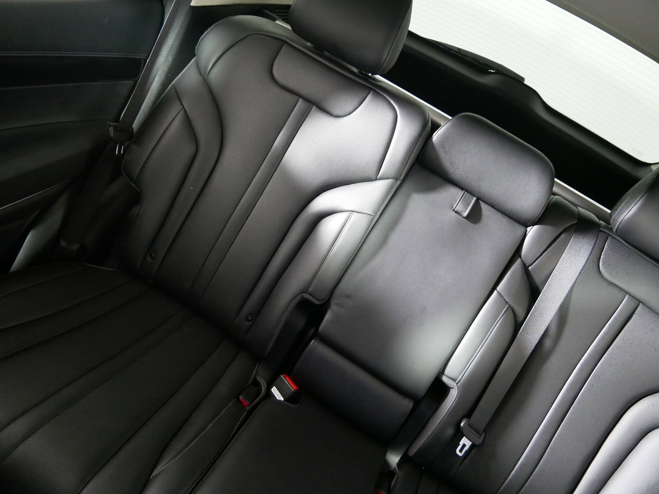 Used 2025 Genesis GV80 2.5T Standard AWD/4WD image 12