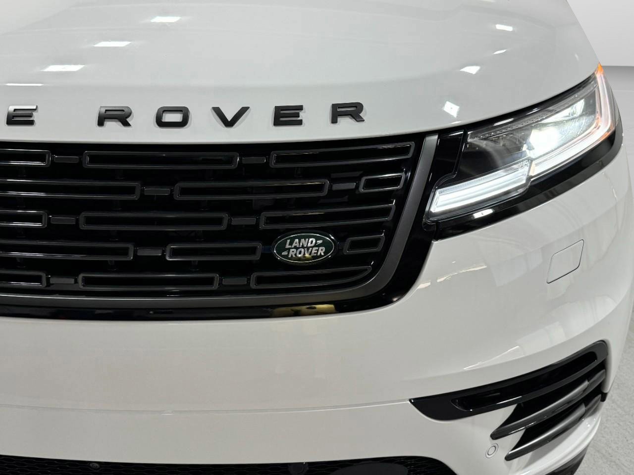 Used 2026 Land Rover Range Rover Velar Dynamic SE image 27