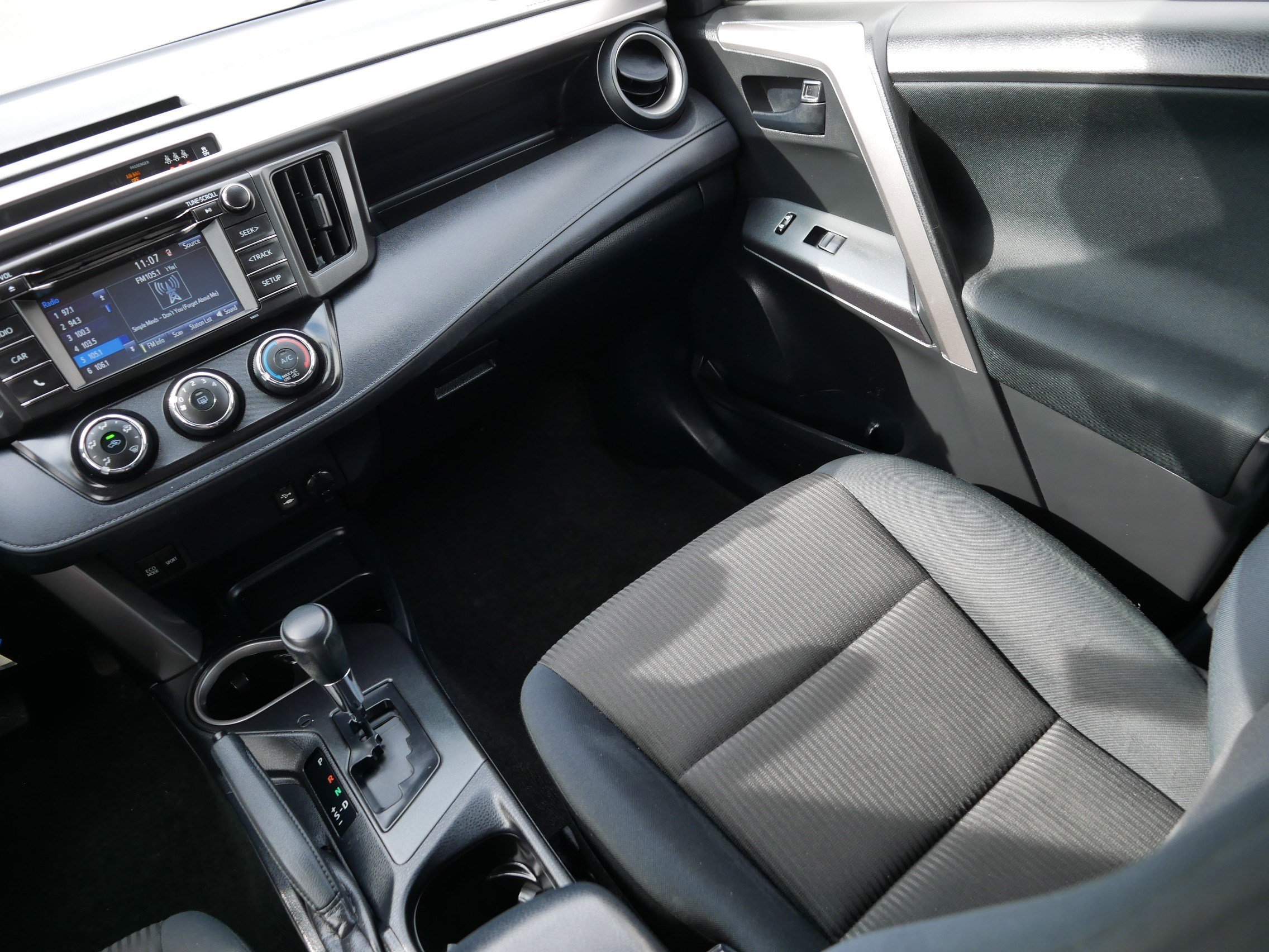 Used 2017 Toyota RAV4 LE w/ All Weather Liner Package AWD/4WD image 11