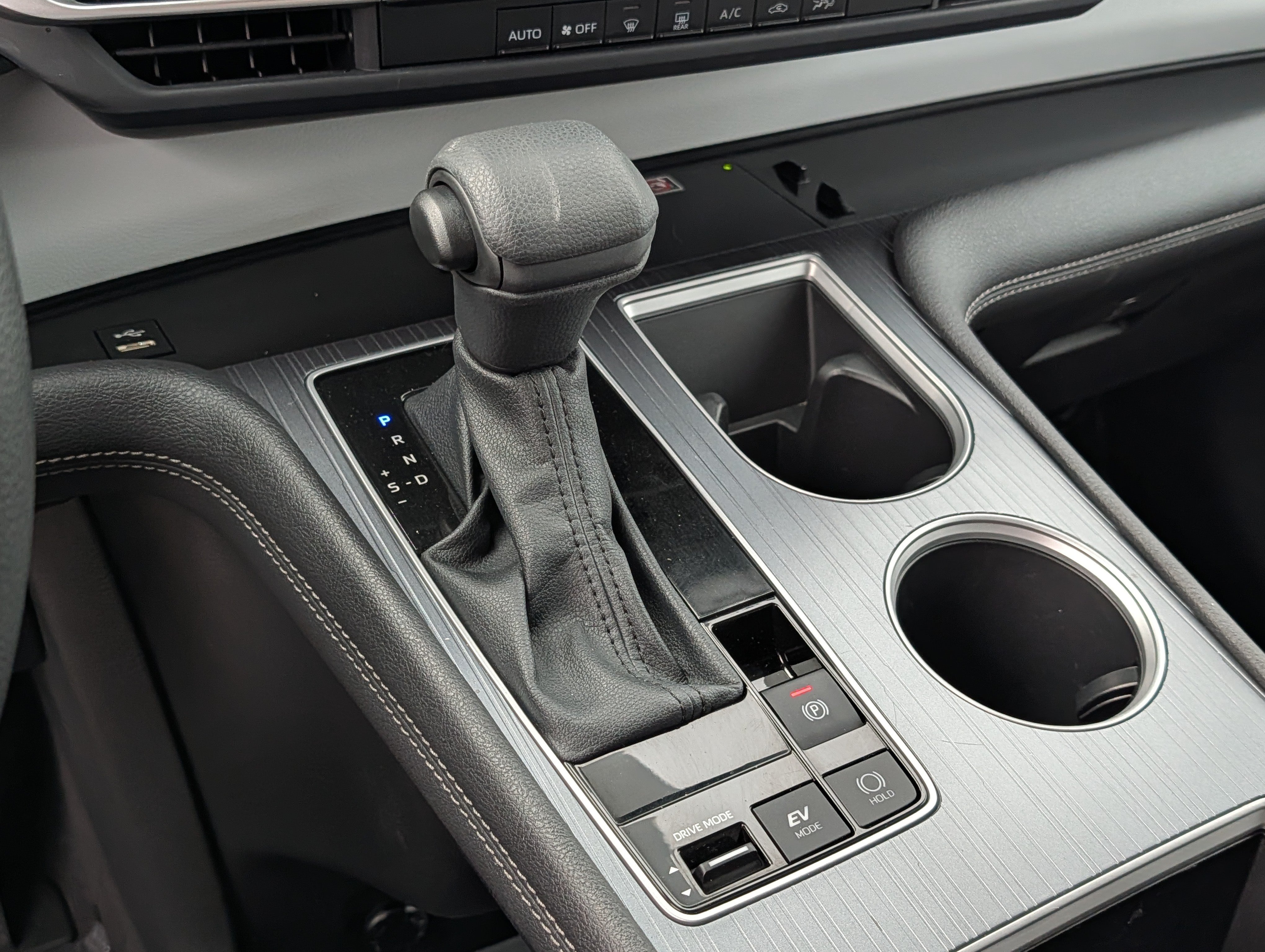 Certified 2026 Toyota Sienna LE FWD image 24