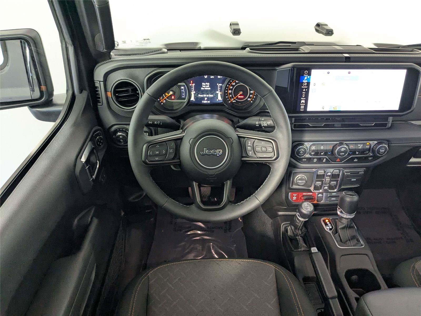 Used 2025 Jeep Gladiator Mojave w/ Convenience Group AWD/4WD image 37