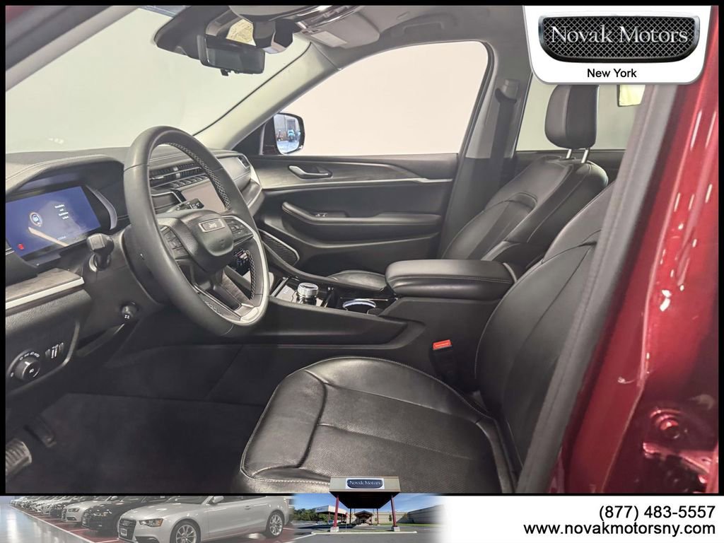 Used 2023 Jeep Grand Cherokee L Limited w/ Luxury Tech Group II AWD/4WD image 13