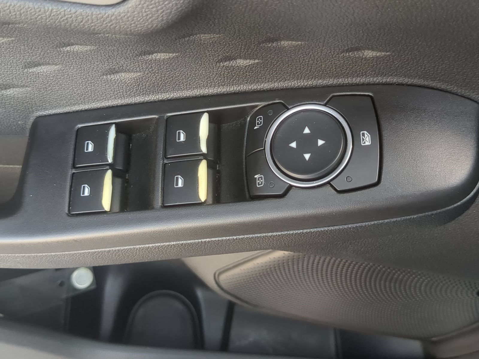 Used 2020 Ford Escape SEL FWD image 12