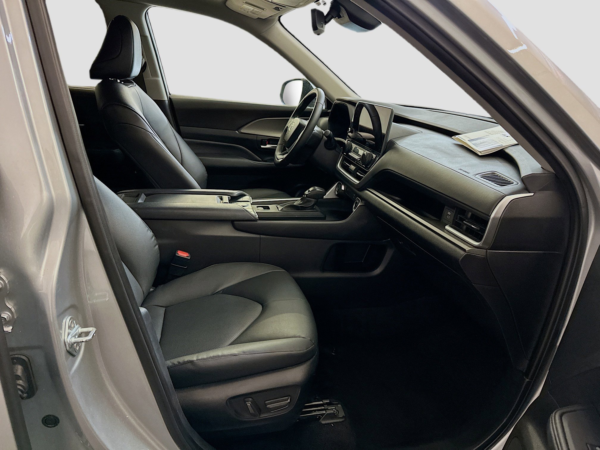 Used 2025 Toyota Grand Highlander AWD image 34