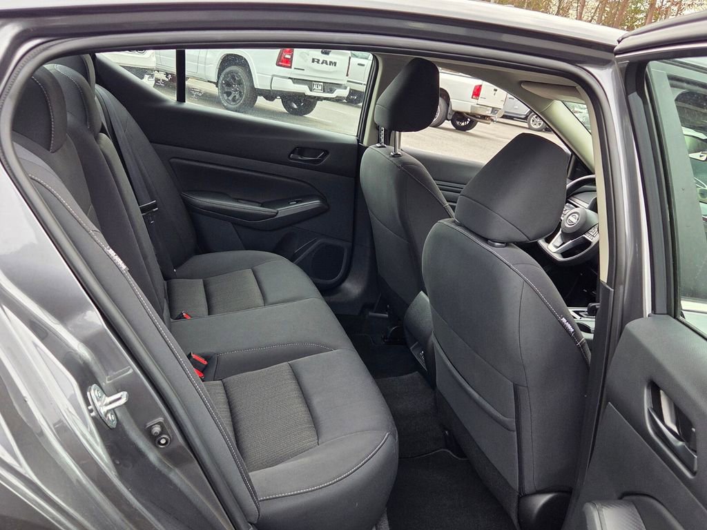 Used 2025 Nissan Altima 2.5 SV image 14