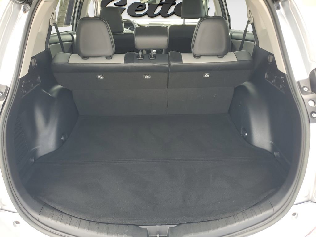Used 2017 Toyota RAV4 Limited FWD image 9