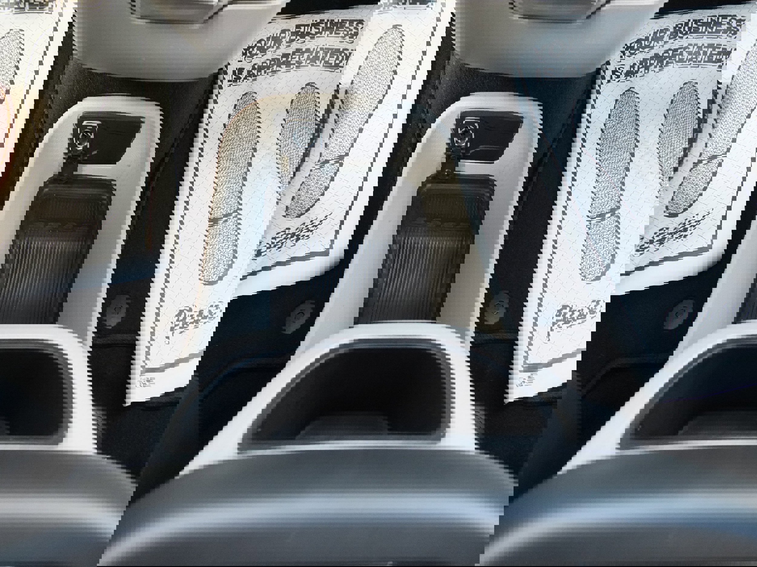 Used 2024 Chrysler Pacifica Touring-L image 25