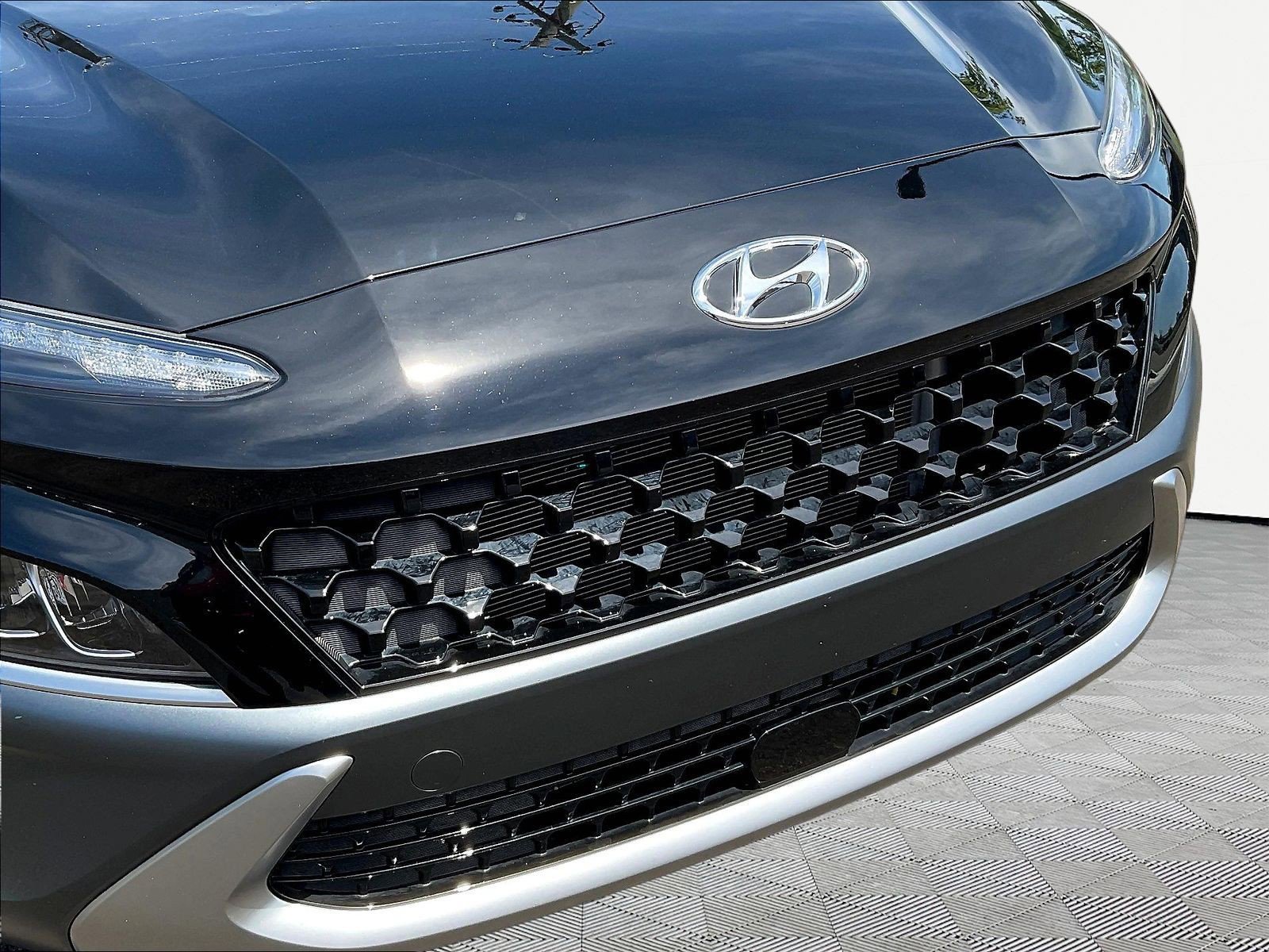 Used 2023 Hyundai Kona Limited AWD/4WD image 33