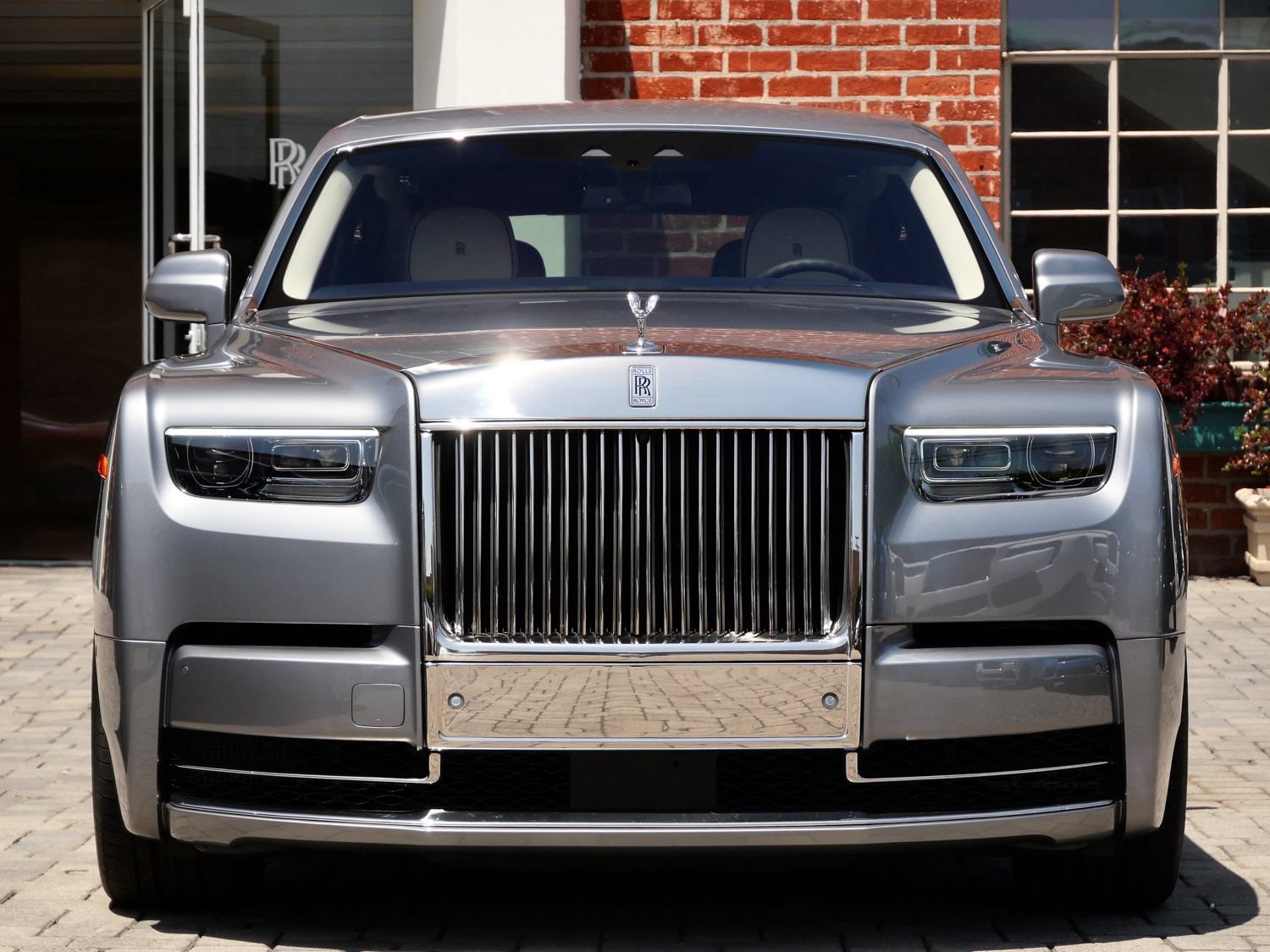 Used 2023 Rolls-Royce Phantom Sedan RWD image 5