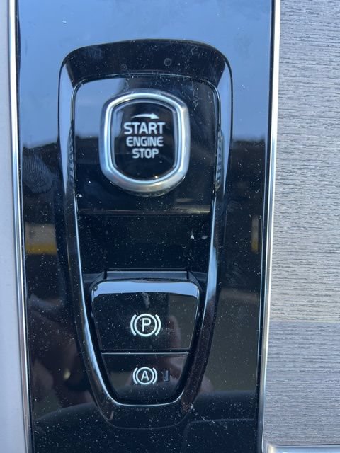 New 2026 Volvo XC90 B5 Core AWD/4WD image 17
